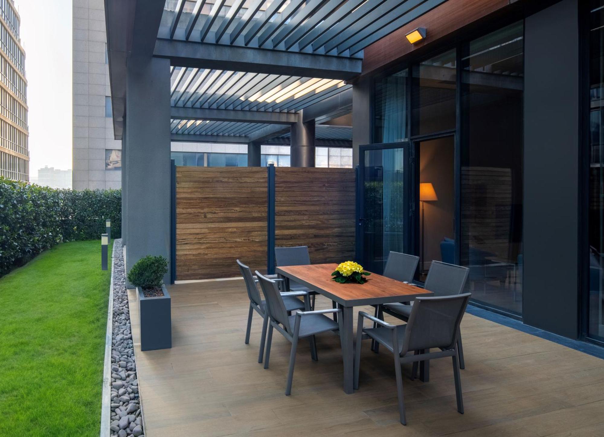 Movenpick Living Istanbul Hotell Exteriör bild