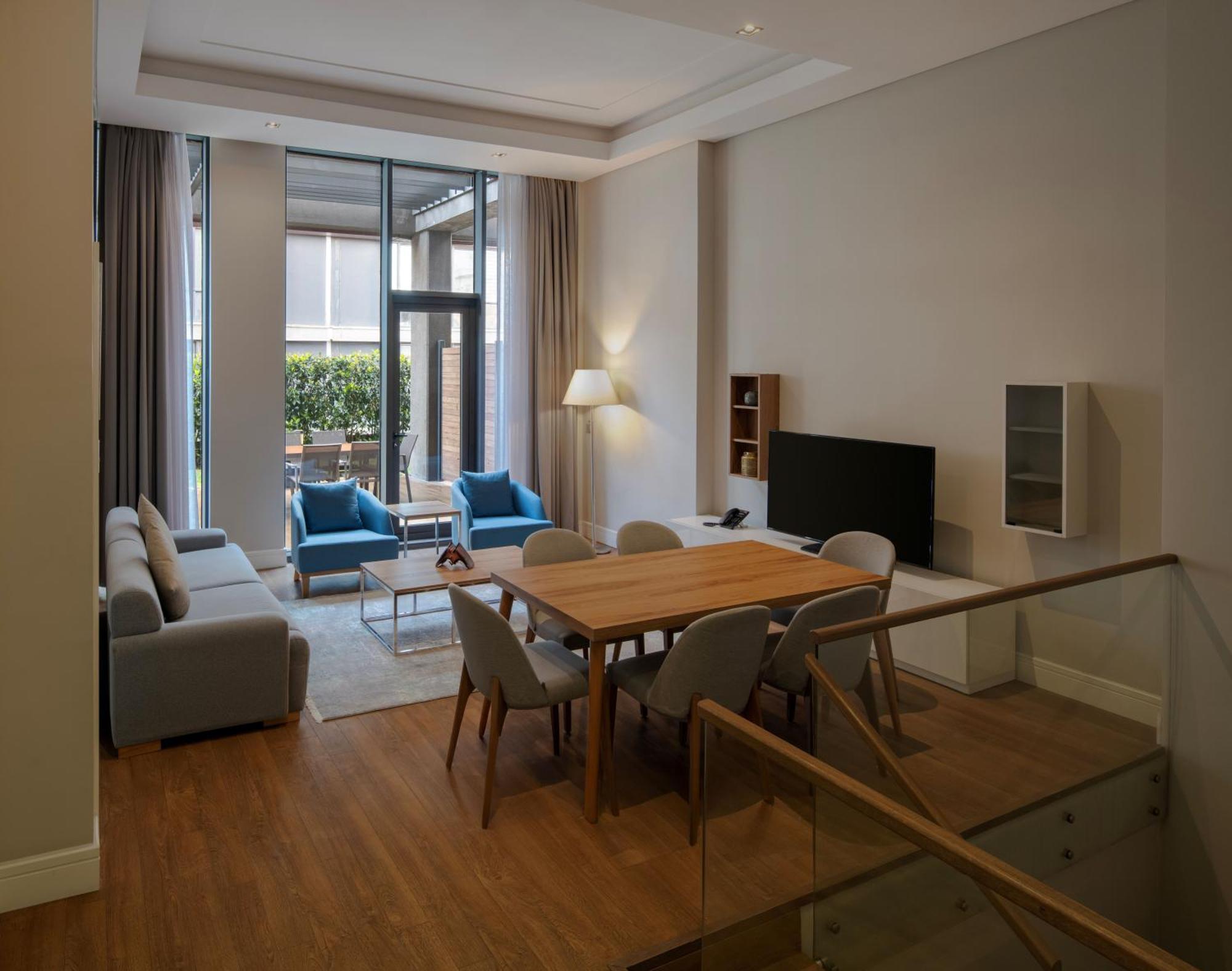 Movenpick Living Istanbul Hotell Exteriör bild