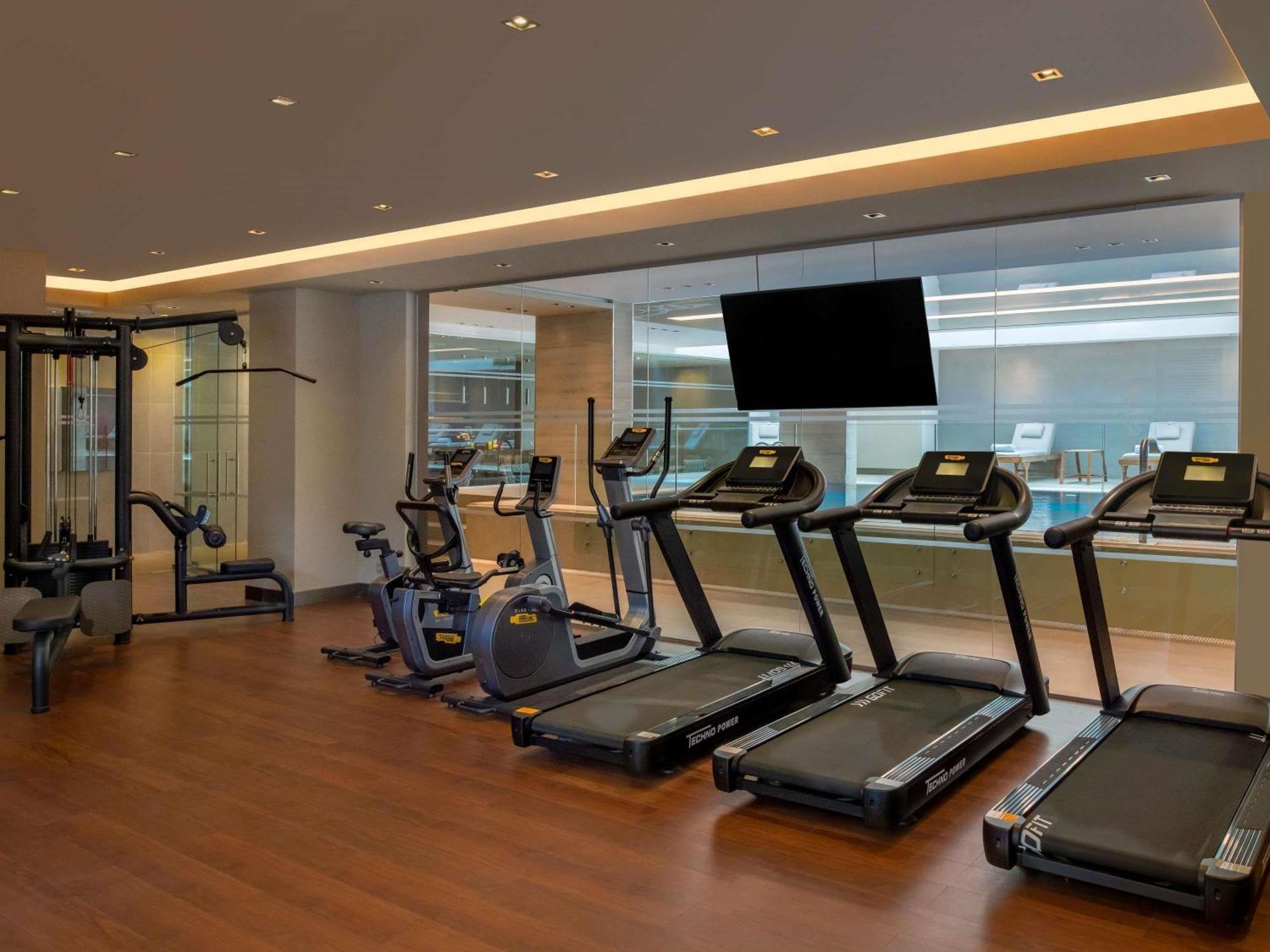 Movenpick Living Istanbul Hotell Exteriör bild