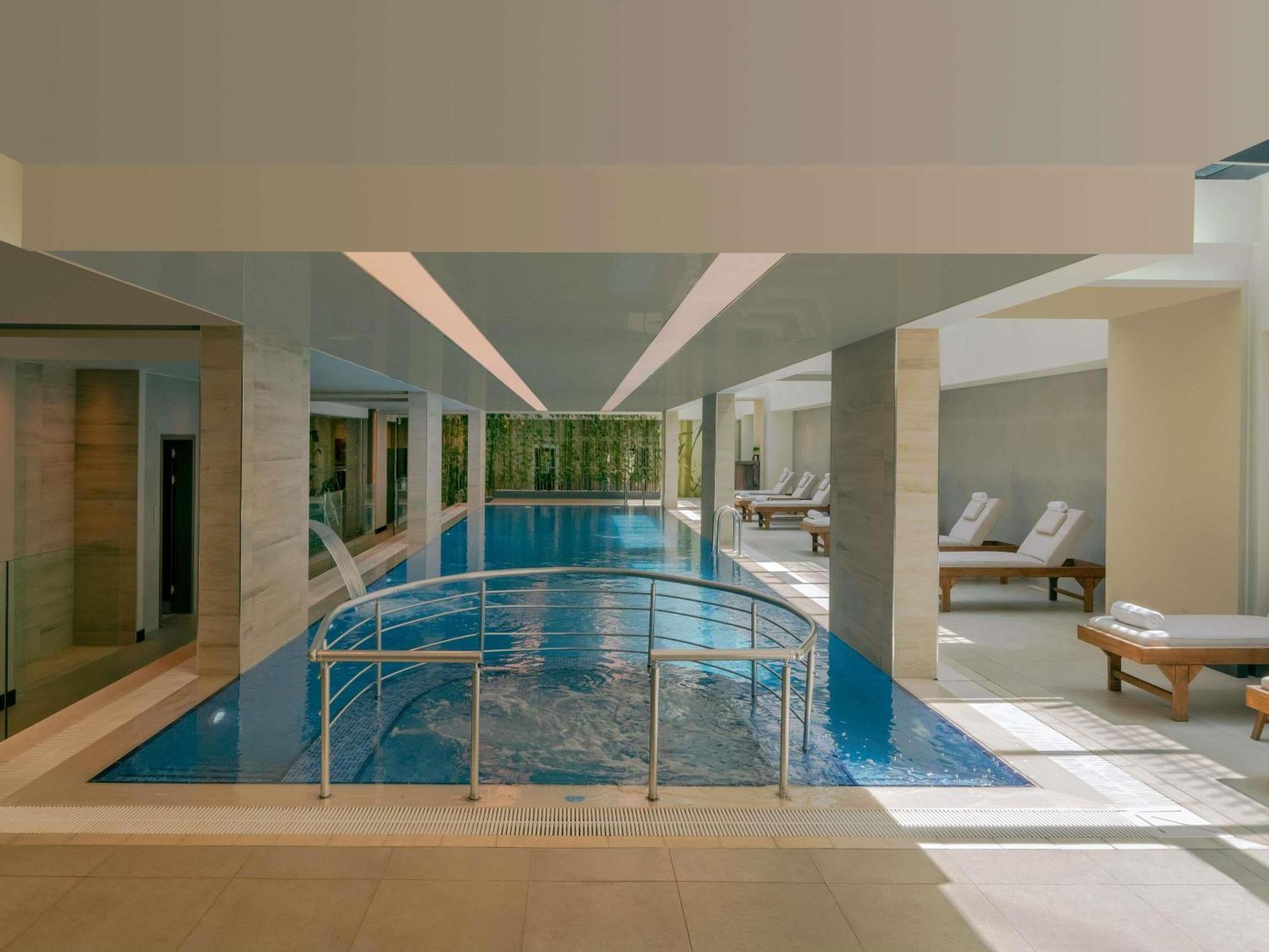 Movenpick Living Istanbul Hotell Exteriör bild