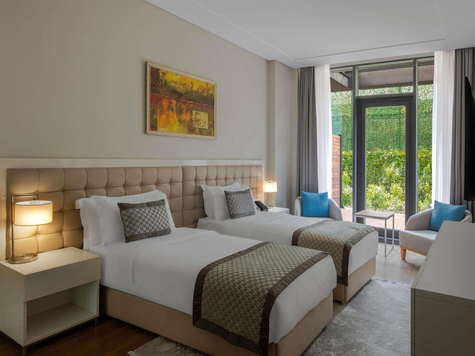 Movenpick Living Istanbul Hotell Exteriör bild